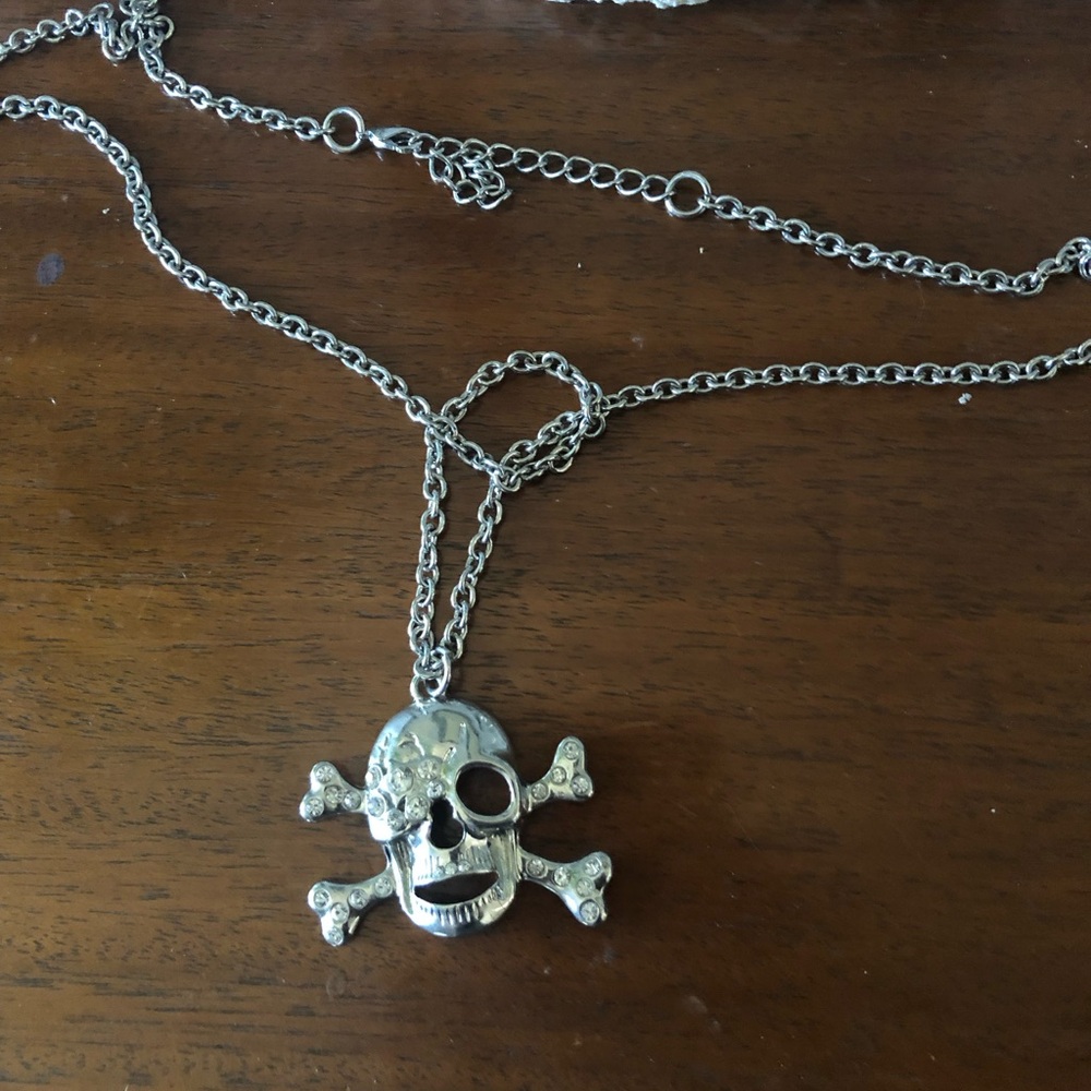 🎃Pirate Skull & Crossbones Necklace- 795 $20 or $15 w/offer